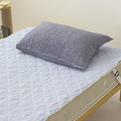 洗えるリネン敷パッド